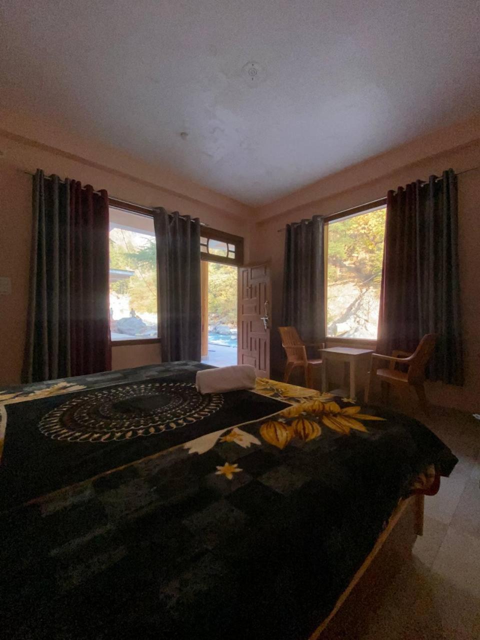 Hom House Of Mannmauji Riverside Kasol Eksteriør bilde